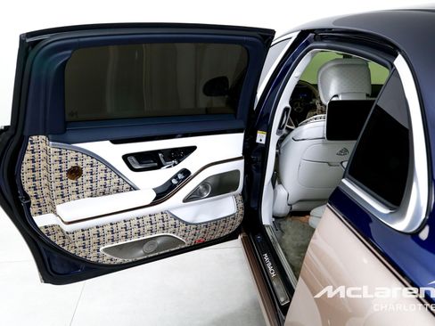 Used 2023 Mercedes-Benz Maybach S 680 4MATIC w/ Manufaktur Leather Package image 16