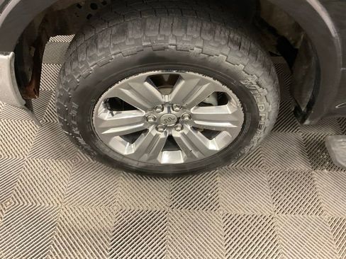 Used 2018 Ford F150 King Ranch w/ Equipment Group 601A Luxury AWD/4WD image 14