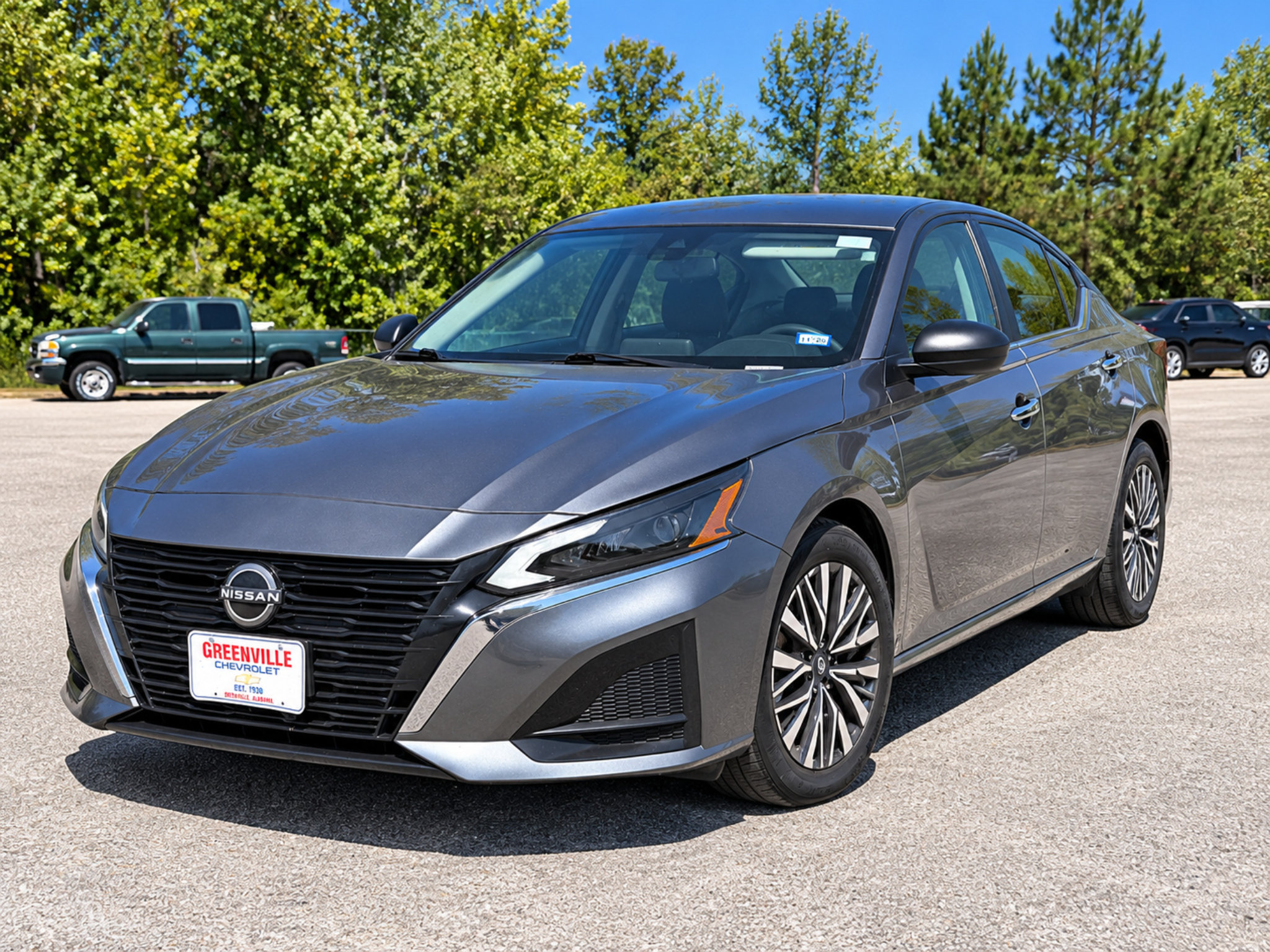 Used 2025 Nissan Altima 2.5 SV FWD image 3