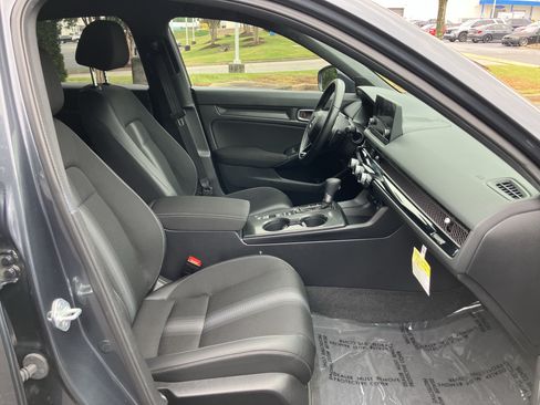 Used 2025 Honda Civic Sport image 34