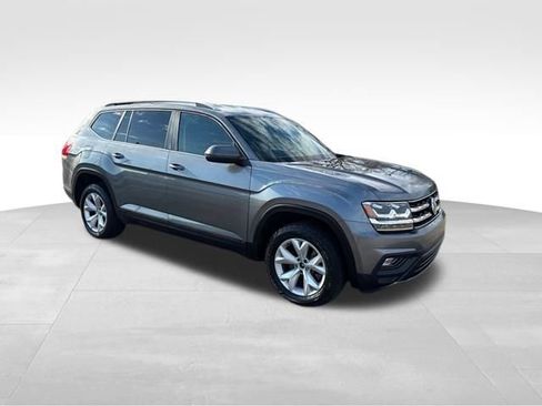 Used 2019 Volkswagen Atlas SE w/ Towing Package image 9