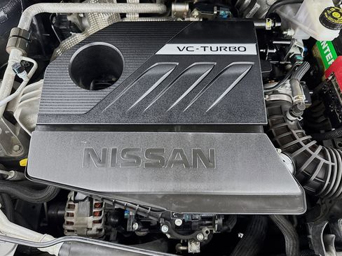 Used 2022 Nissan Rogue SV image 38