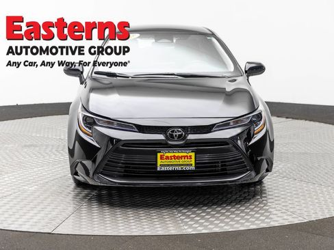 Used 2024 Toyota Corolla LE FWD image 2