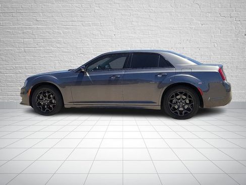 Used 2022 Chrysler 300 Touring L w/ Comfort Group AWD/4WD image 2