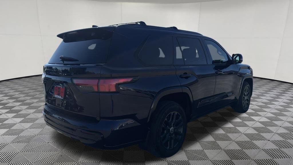 Used 2024 Toyota Sequoia Platinum AWD/4WD image 5