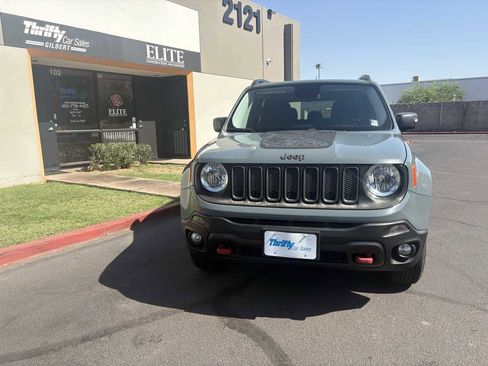 Used 2017 Jeep Renegade Trailhawk image 9