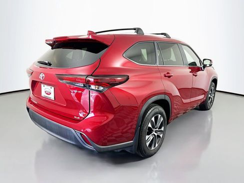 Certified 2026 Toyota Highlander XLE AWD/4WD image 5