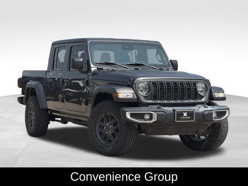 Used 2024 Jeep Gladiator Sport AWD/4WD image 2