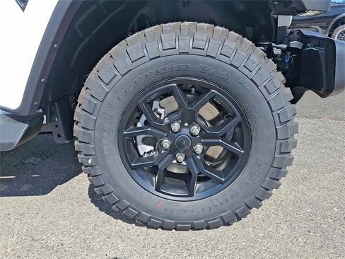 New 2025 Jeep Gladiator Sport image 12