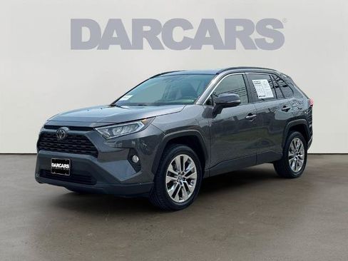 Used 2019 Toyota RAV4 XLE Premium w/ Cold Weather Package AWD/4WD image 3