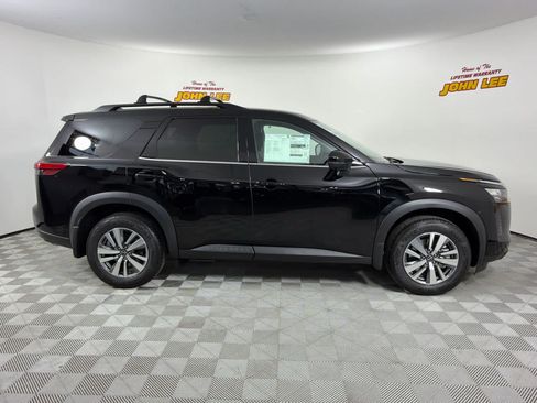 New 2026 Nissan Pathfinder SL FWD image 7