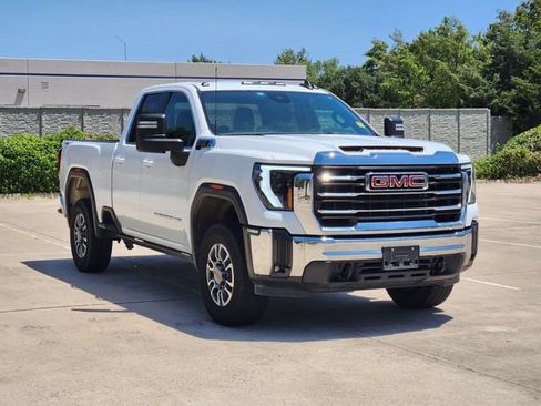 Used 2024 GMC Sierra 2500 SLE w/ SLE Value Package; AWD/4WD image 3