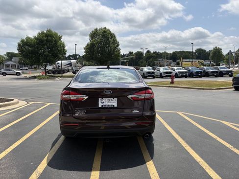 Used 2019 Ford Fusion SE FWD image 5