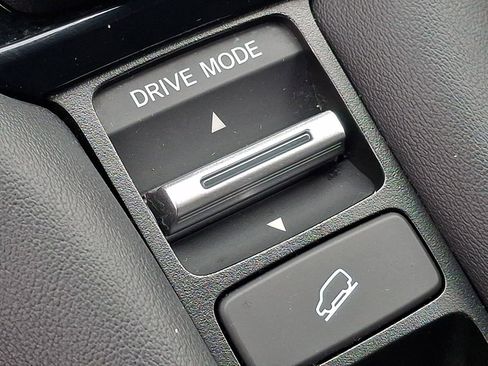 Certified 2023 Honda HR-V LX image 23