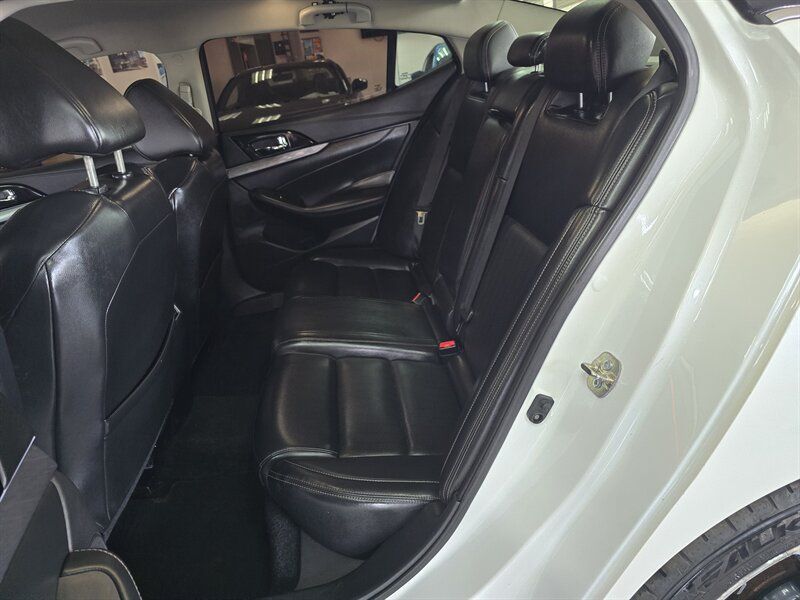Used 2017 Nissan Maxima 3.5 SV FWD image 11