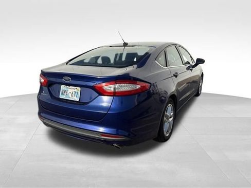 Used 2016 Ford Fusion SE FWD image 3