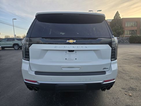 Used 2025 Chevrolet Suburban High Country image 6