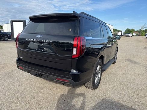 Used 2025 Ford Expedition Active AWD/4WD image 4