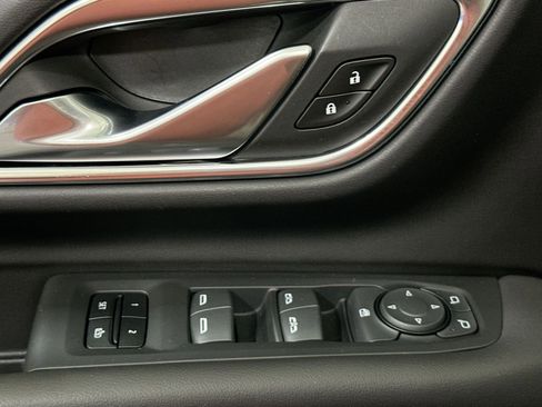 Used 2021 Chevrolet Suburban RST image 15