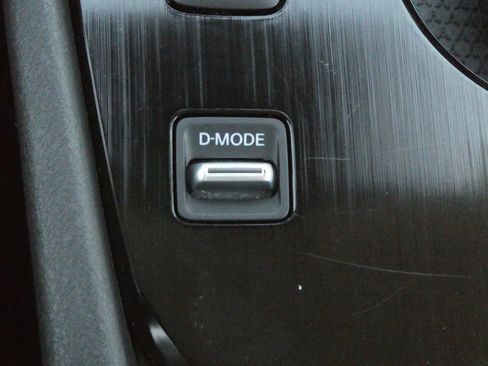 Used 2024 Nissan Rogue SV image 14