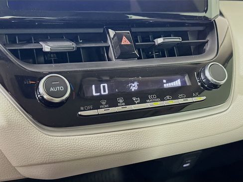 Used 2024 Toyota Corolla LE FWD image 17