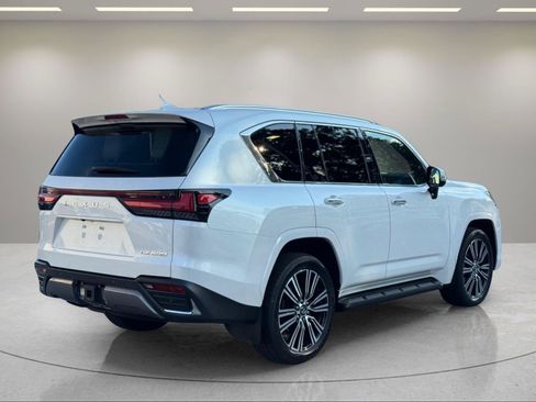Used 2023 Lexus LX 600 4WD w/ Accessory Package (Z1) image 5