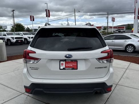 Used 2019 Subaru Forester Premium AWD/4WD image 4