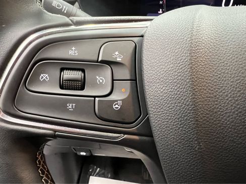 Used 2024 Buick Encore GX Avenir w/ Avenir Convenience Package image 24