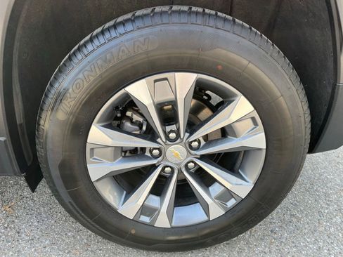 Used 2025 Chevrolet Equinox LT image 28