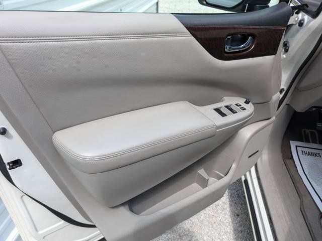 Used 2015 Nissan Quest SL w/ Bose Package FWD image 6