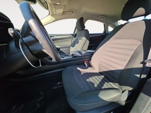 Used 2019 Ford Fusion SE FWD image 9