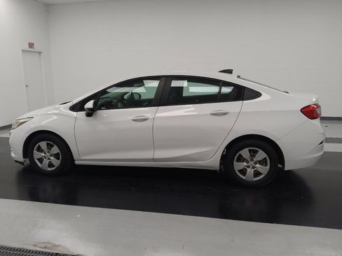 Used 2018 Chevrolet Cruze LS FWD image 3