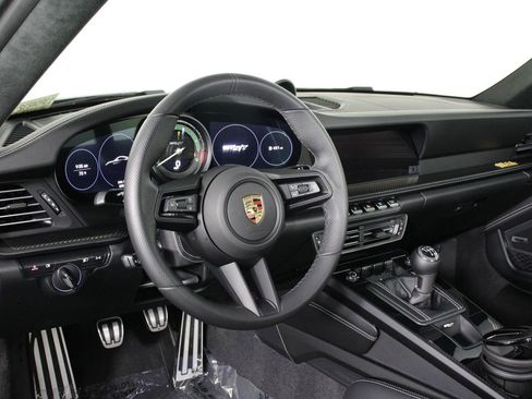 Certified 2024 Porsche 911 GT3 RS RWD image 4