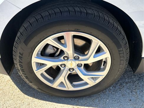 Used 2020 Chevrolet Equinox LT image 11