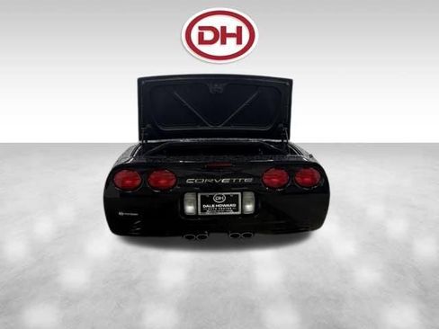 Used 2004 Chevrolet Corvette Convertible w/ Preferred Equipment Group RWD image 18