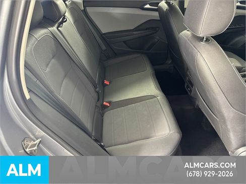 Used 2024 Volkswagen Taos SE image 17