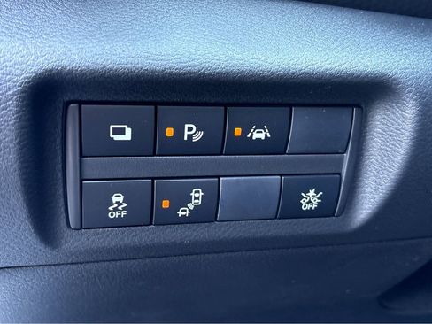 New 2025 Nissan Kicks Play S FWD image 11