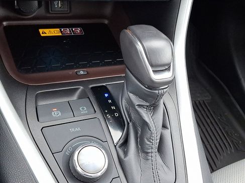 Used 2023 Toyota RAV4 Limited image 15