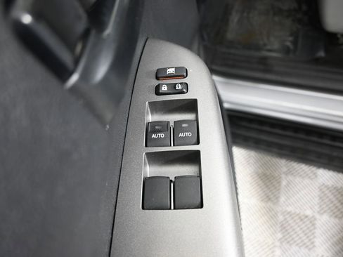 Used 2016 Toyota Sequoia SR5 AWD/4WD image 20