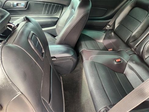 Used 2017 Ford Mustang GT Premium image 11