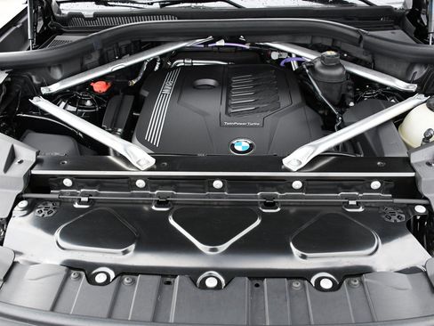 Used 2022 BMW X5 xDrive40i w/ Premium Package image 23