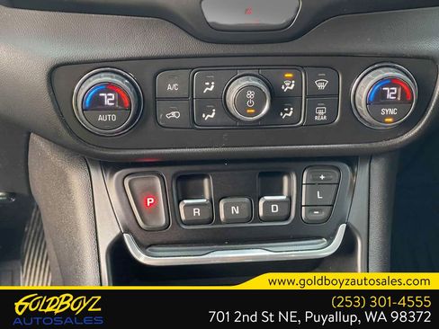 Used 2021 GMC Terrain SLE w/ Elevation Edition image 36