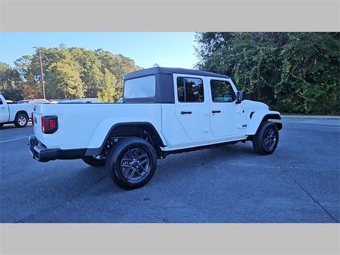 New 2026 Jeep Gladiator Sport image 35