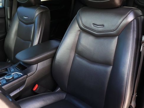 Used 2021 Cadillac XT5 Premium Luxury image 11