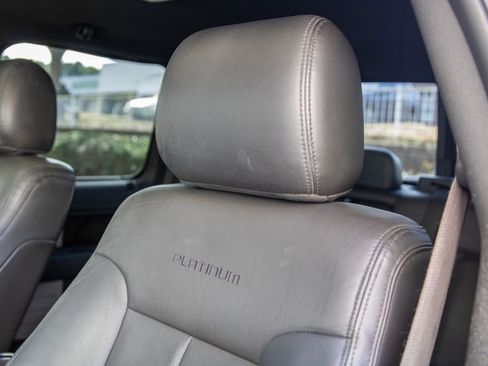 Used 2014 Ford F150 Platinum image 18