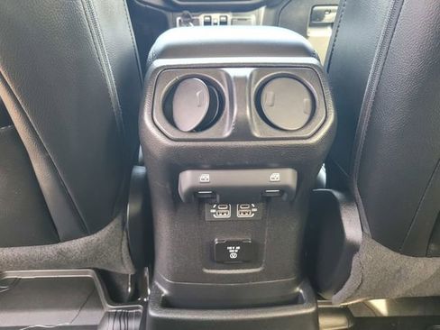 Used 2021 Jeep Wrangler Unlimited Sahara image 15