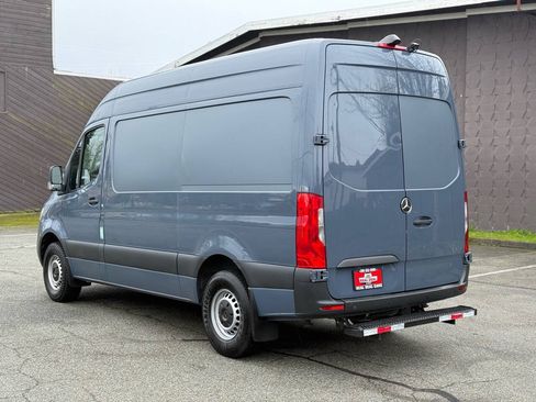 Used 2019 Mercedes-Benz Sprinter 144 image 32