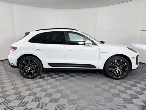 Certified 2026 Porsche Macan image 8