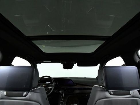 Used 2024 Cadillac Escalade ESV Premium Luxury w/ Performance Package image 26