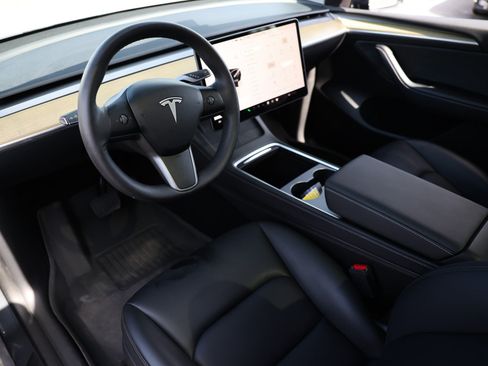Used 2023 Tesla Model Y Long Range AWD/4WD image 7